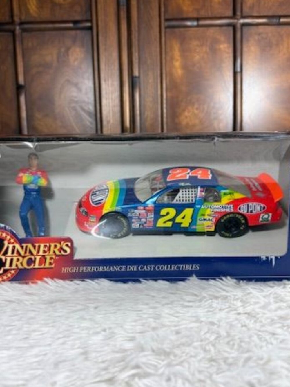 Vintage Winner's Circle NASCAR Jeff Gordon Figure + 1/24 Scale Die Cast Car Set